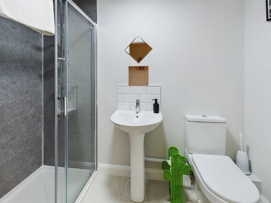 Contemporary 2-Bedroom Apartment Belfast Esterno foto