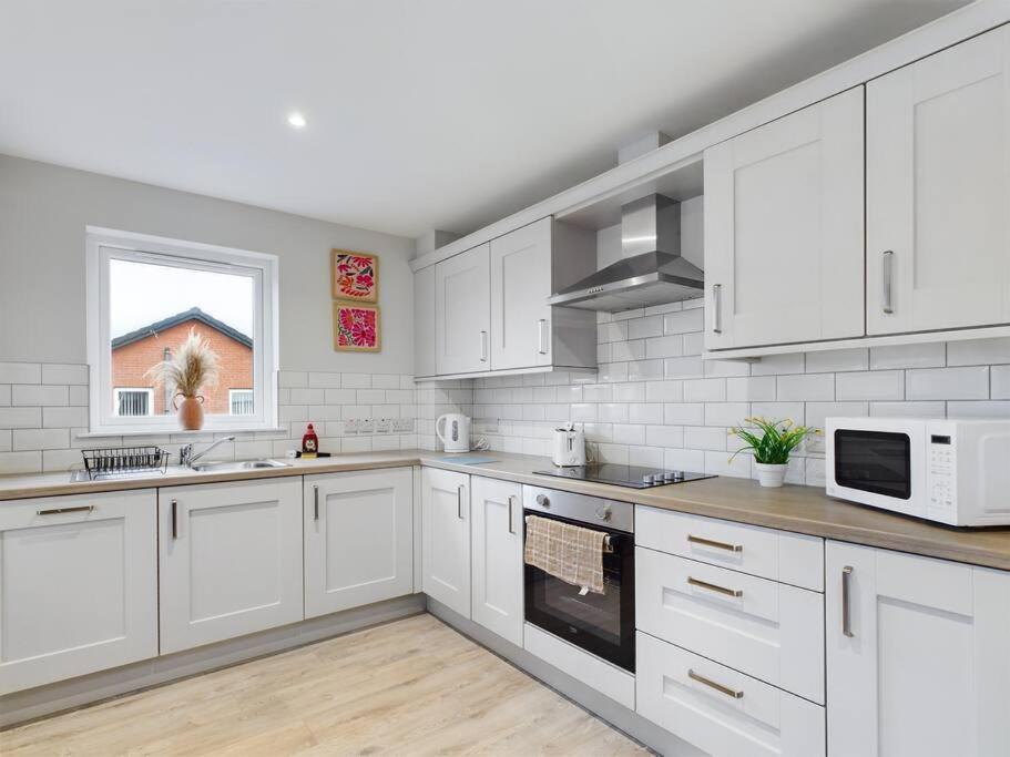 Contemporary 2-Bedroom Apartment Belfast Esterno foto